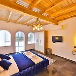 Villa Sandak 2 *
